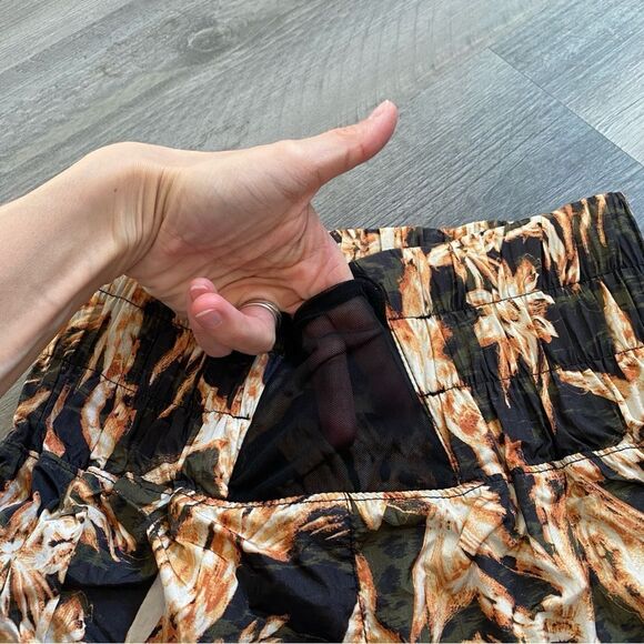 Free People Movement Shorts Athleisure Workout Black Floral XS Stretch - Picture 6 of 10